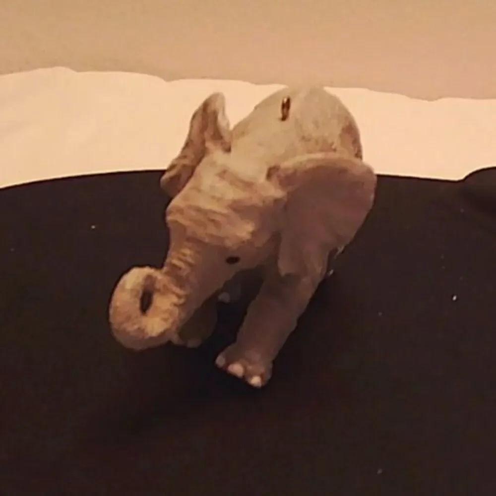 Resin Elephant Christmas Ornament 4x1.25x2.5